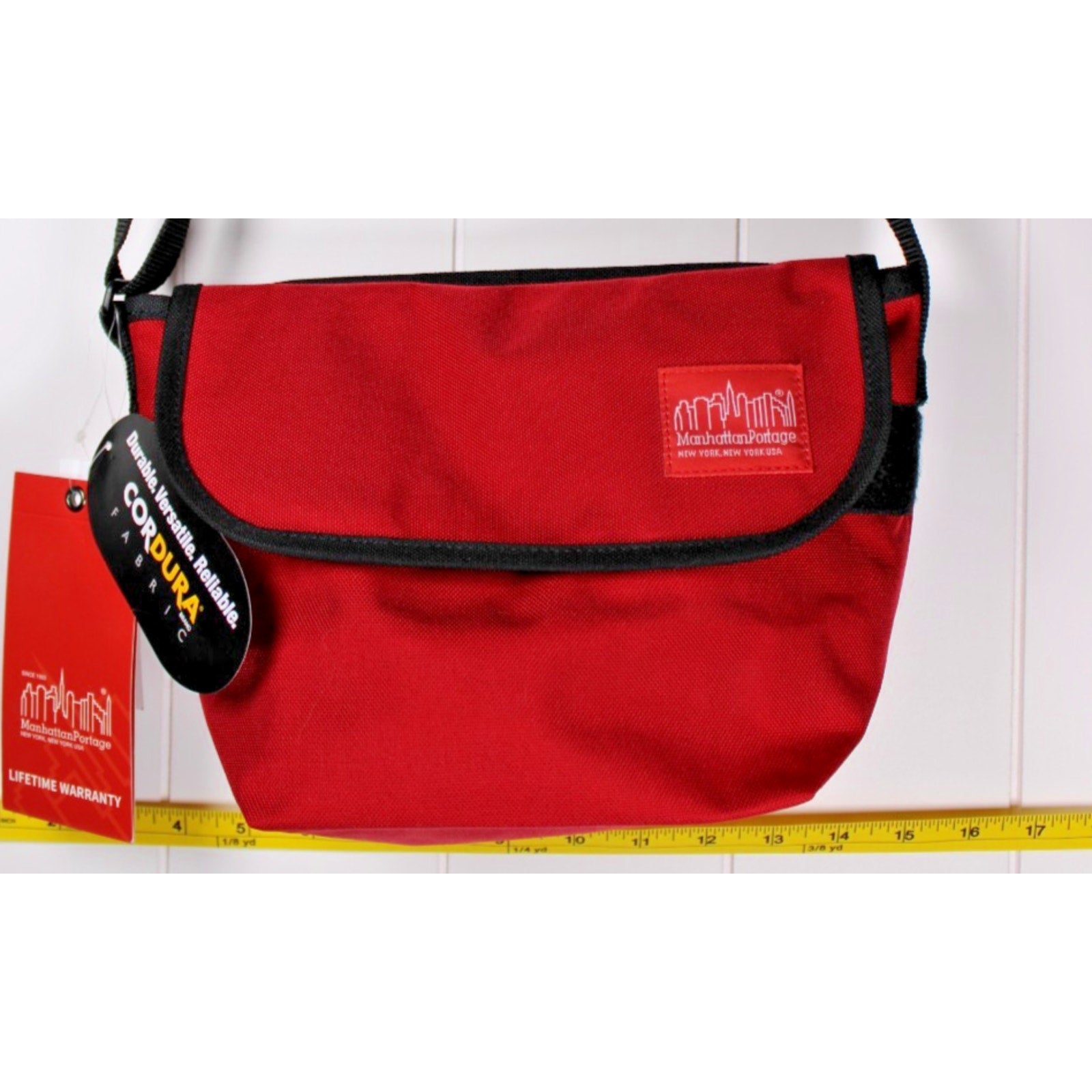 Manhattan Portage Messenger Bag Hook-and-Loop Closure Zip Pocket RED