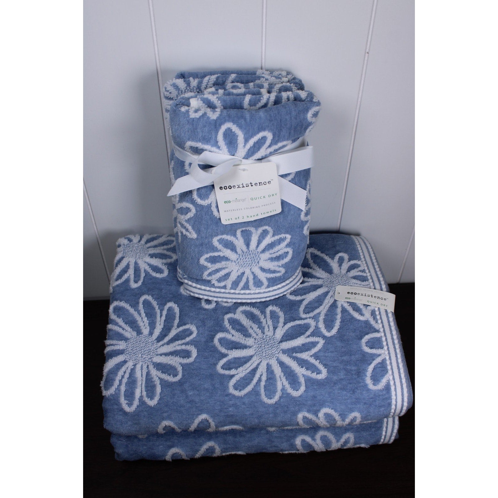 Blue Daisy 4pc. Towel Set - 2 Hand 2 Bath, Ecoexistence-Reversible Quick Dry