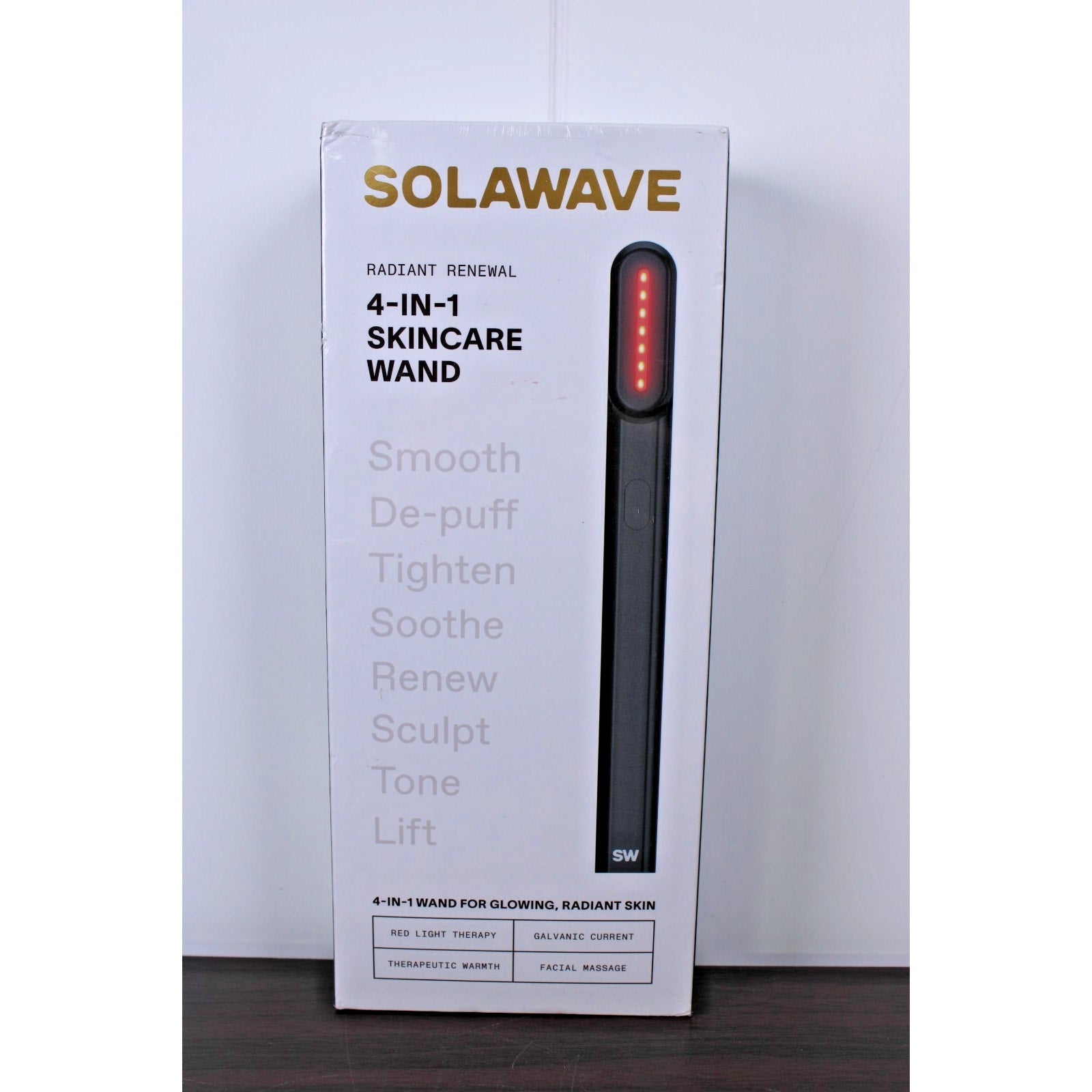 Red Light Therapy Solawave 4-in-1 Radiant Renewal Skincare Wand Massager Black