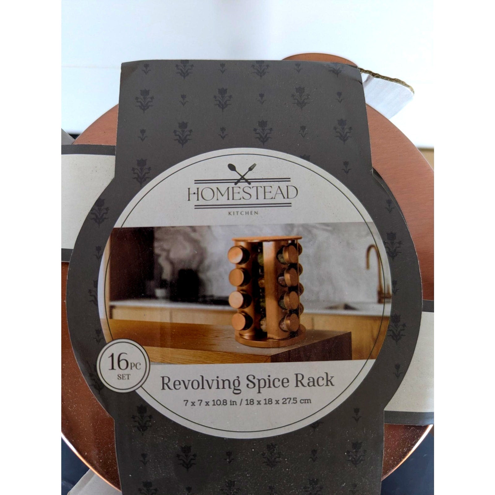 Revolving Spice Rack w/16 Jars w/ sifter caps, Rotating Carousel for Kitchen