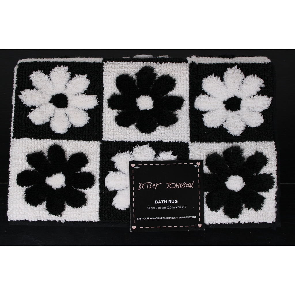 BETSEY JOHNSON, BLACK & WHITE DAISY CHECKER DESIGN BATH RUG - 20"X32"