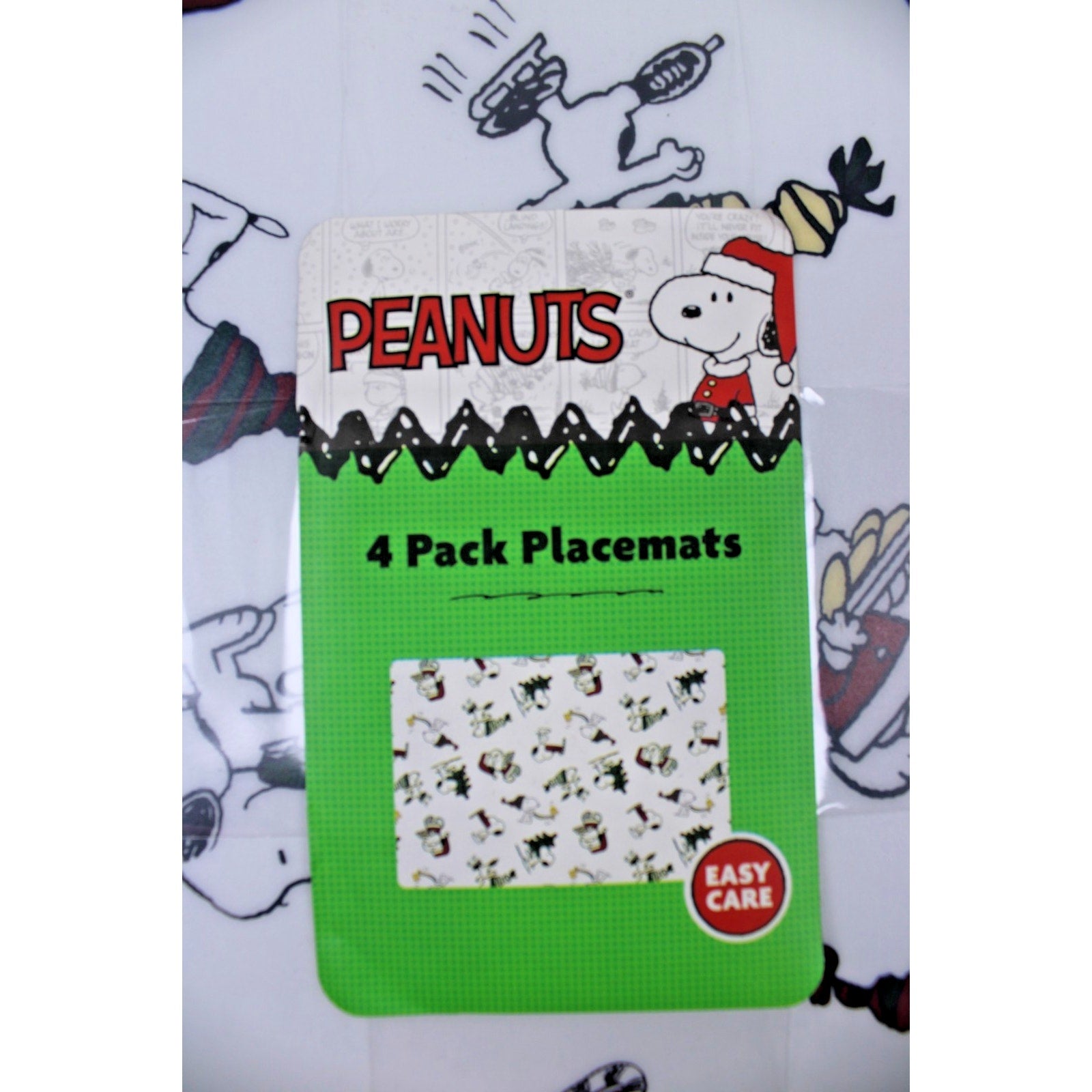 Peanuts Holiday 4-Pack Placemats Snoopy, Woodstock Christmas