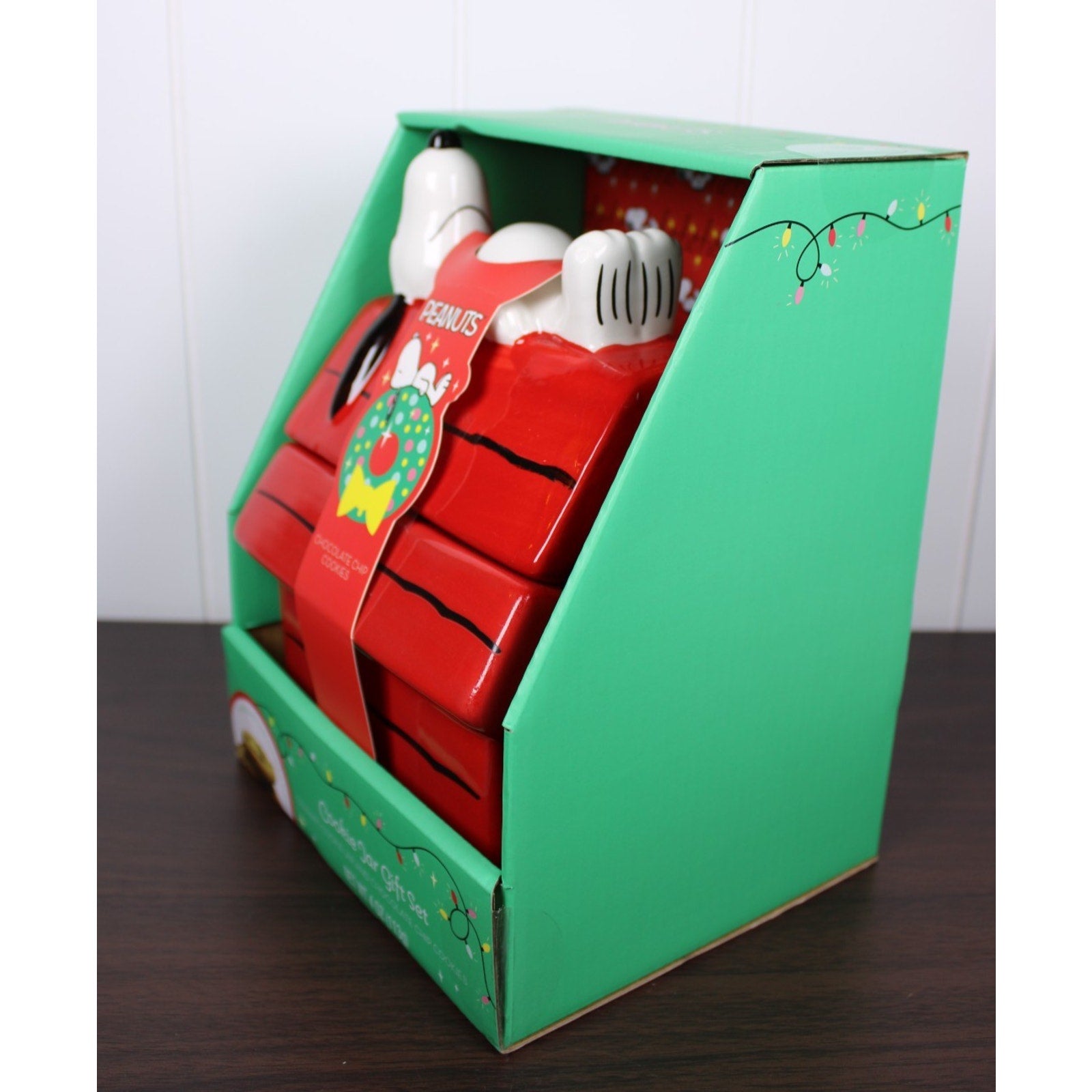 Peanuts Snoopy Ceramic Cookie/ Dog Treat Jar Collectible Red Doghouse w/ Cookies