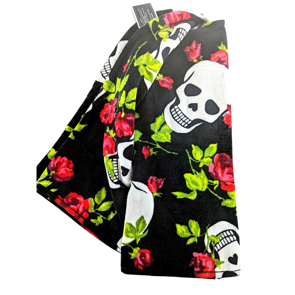 Betsey Johnson 3 Piece Towel Set Skulls & Roses Black Red 1 Bath & 2 Hand Towels