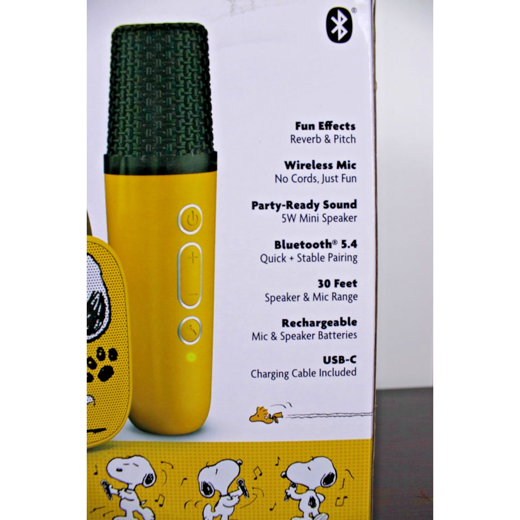 NEW Peanuts Snoopy Wireless Speaker & Karaoke Microphone Set Portable