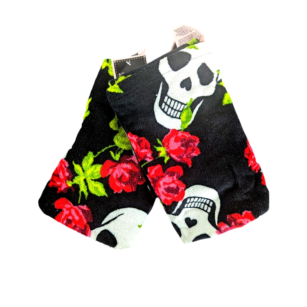 Betsey Johnson 3 Piece Towel Set Skulls & Roses Black Red 1 Bath & 2 Hand Towels