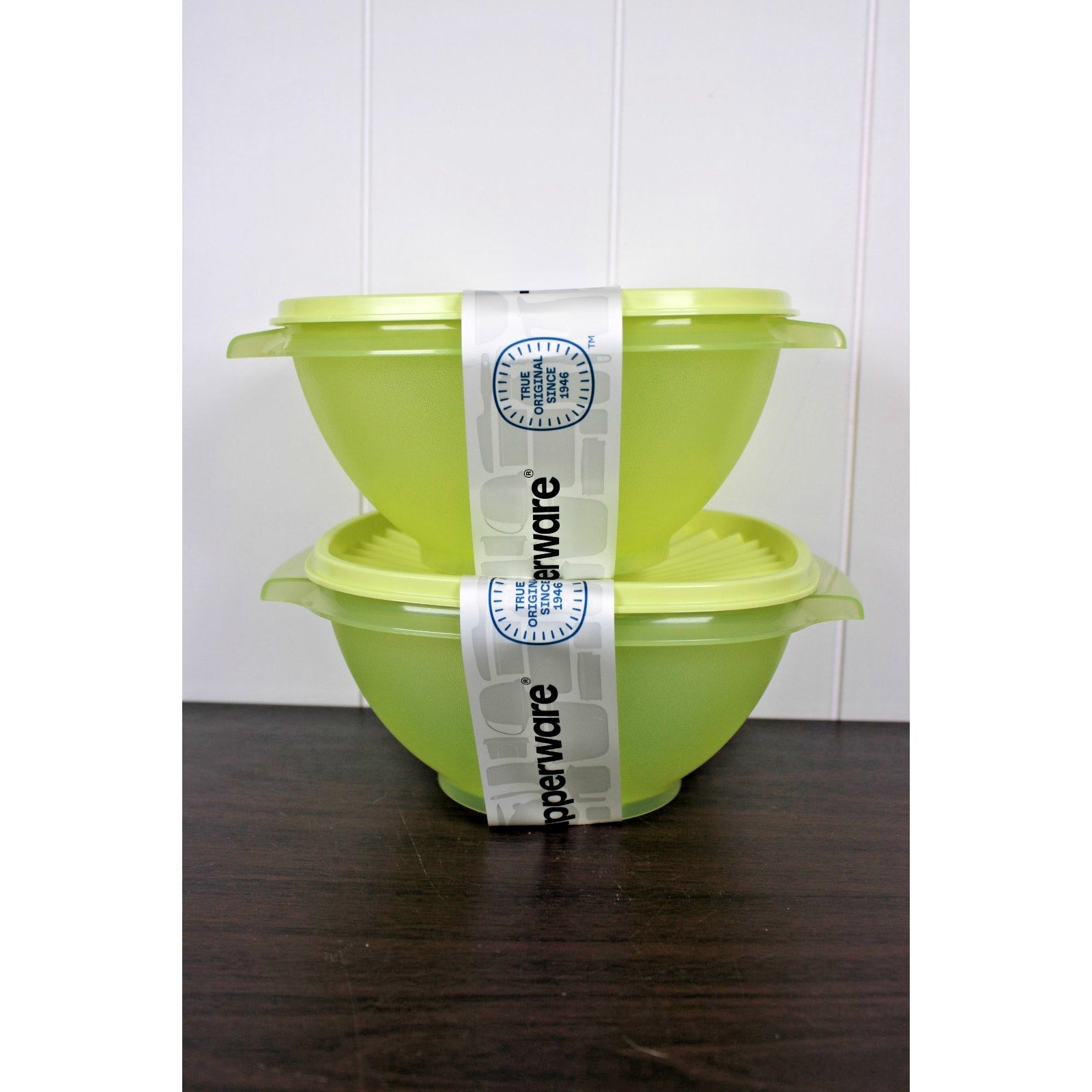 2pc Tupperware Servalier Bowl 5.25/ 1.3L Cups Lemon/Lime With Matching Seal