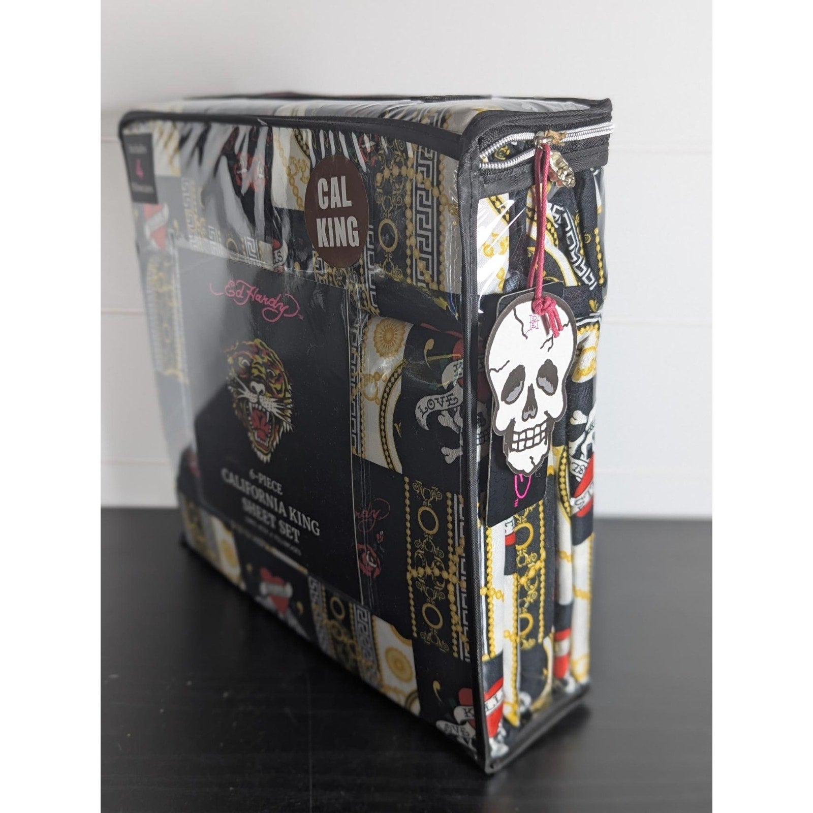 Ed Hardy Black 6 pc Cal King Sheet Set Hearts, Skulls, Roses, w/4 Pillowcases