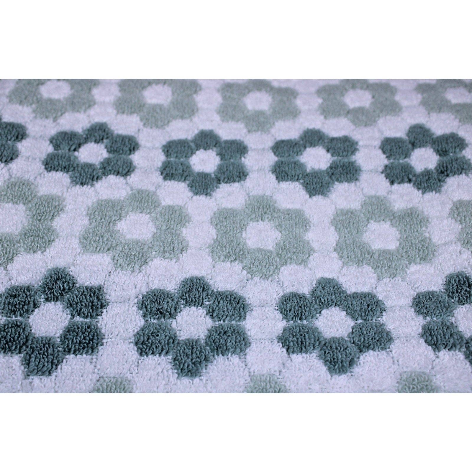 4pc CARO Home (2) Bath (2) Hand Towels Dark Sage, Daisies 100% Cotton, Quick Dry