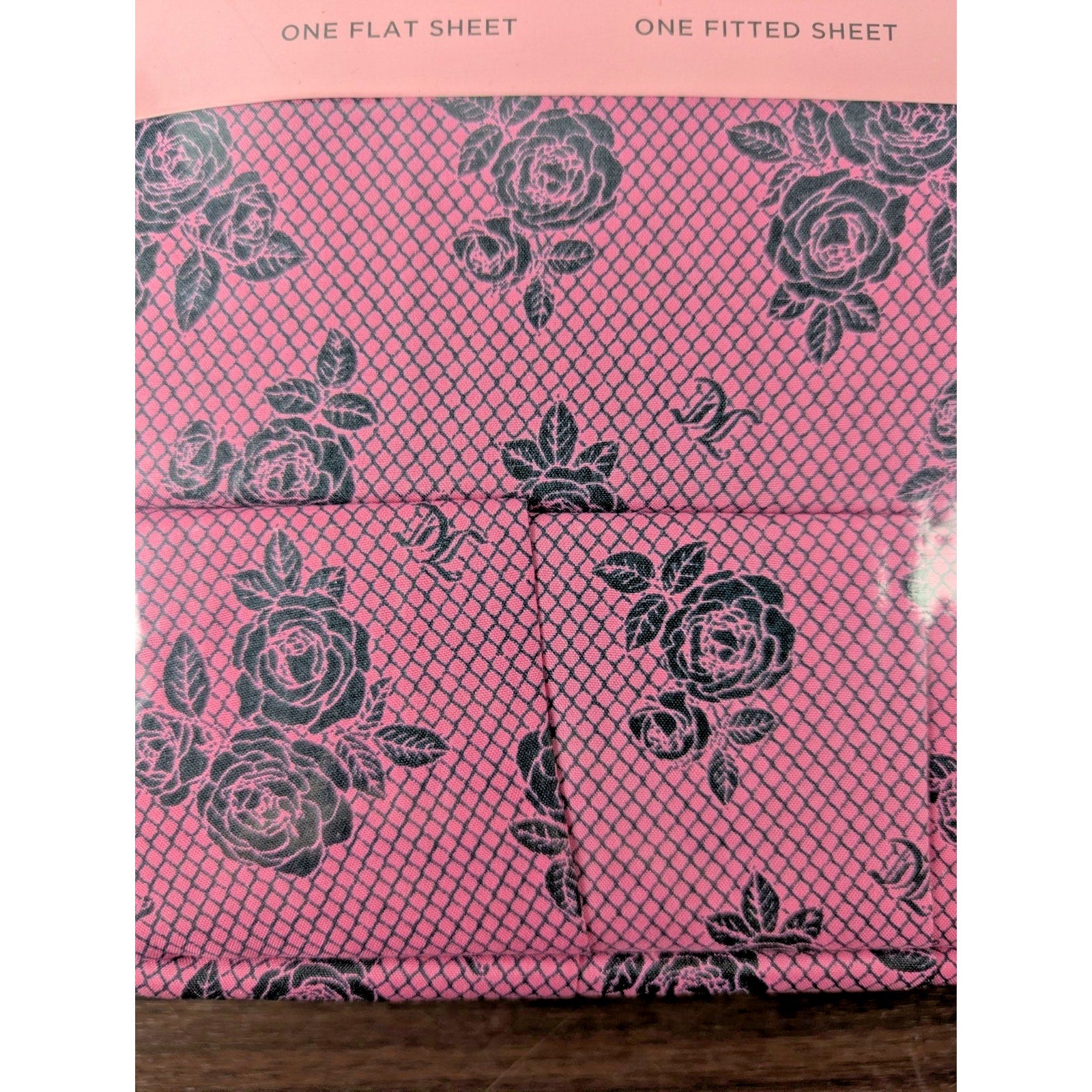 Juicy Couture Queen Size 6 pc Black Rose Fishnet Pink Bedding Sheet Set