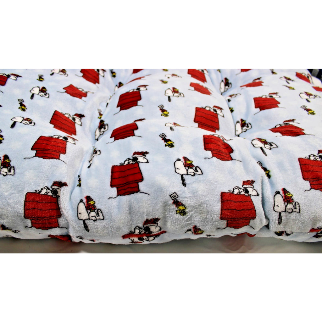 PEANUTS Santa SNOOPY WOODSTOCK doghouse 39"x26"x5" Christmas Lg Dog Cat Pet Bed