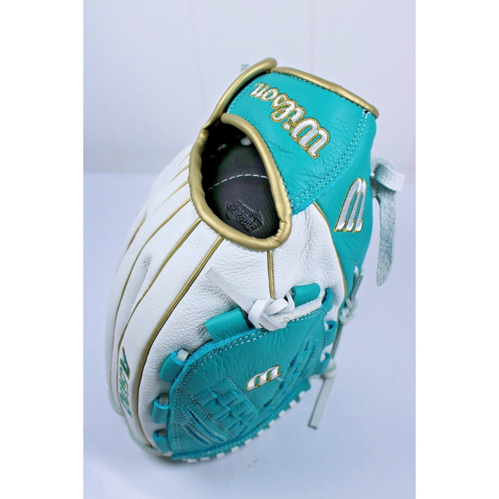 Wilson A500 Left Handed Throw 12.5” Baseball Glove White- Turquoise