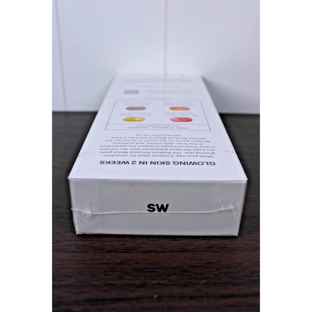Red Light Therapy Solawave 4-in-1 Radiant Renewal Skincare Wand Massager Black