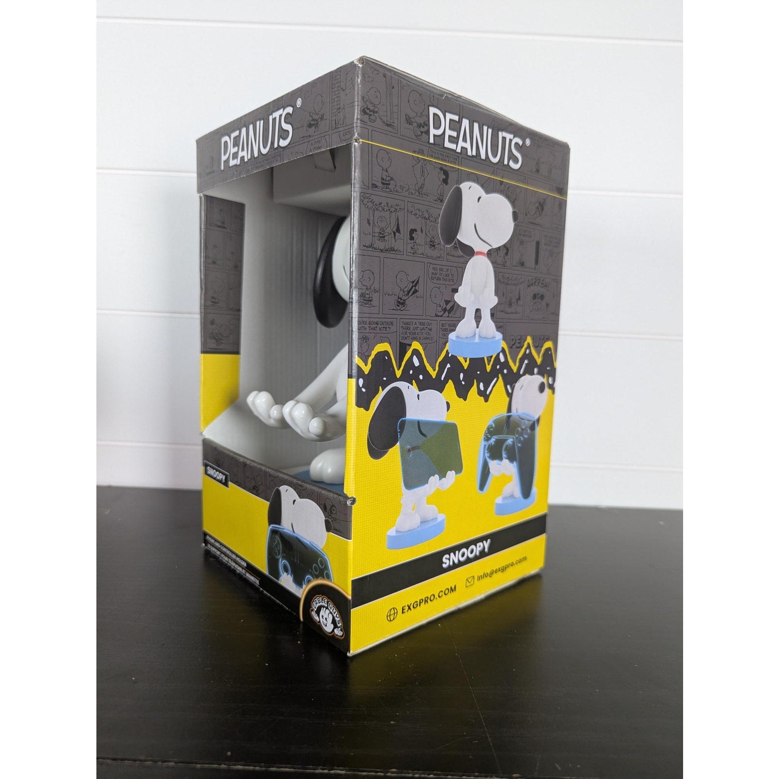 Peanuts SNOOPY 3D Figural Video Game Controller Holder & Phone Stand