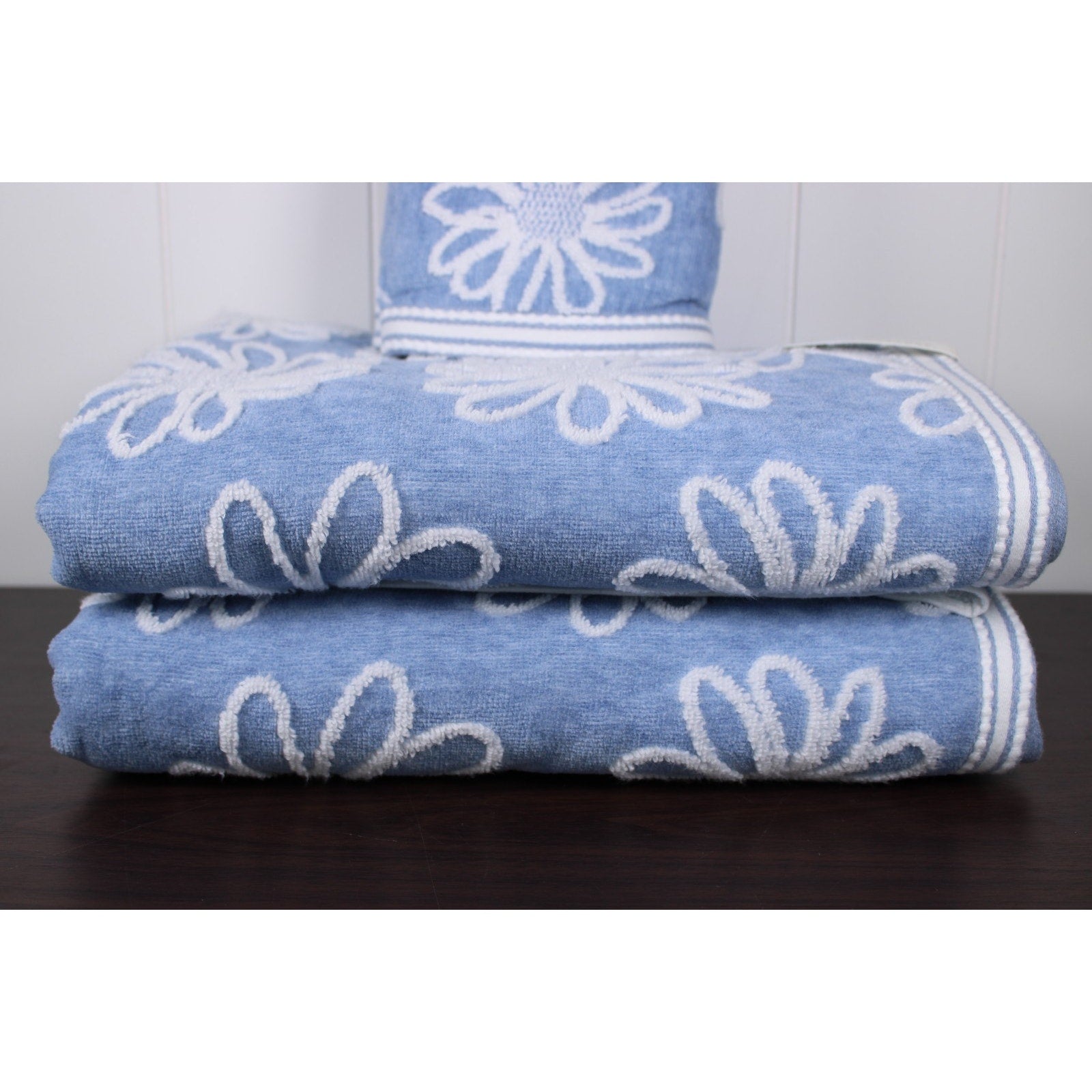 Blue Daisy 4pc. Towel Set - 2 Hand 2 Bath, Ecoexistence-Reversible Quick Dry