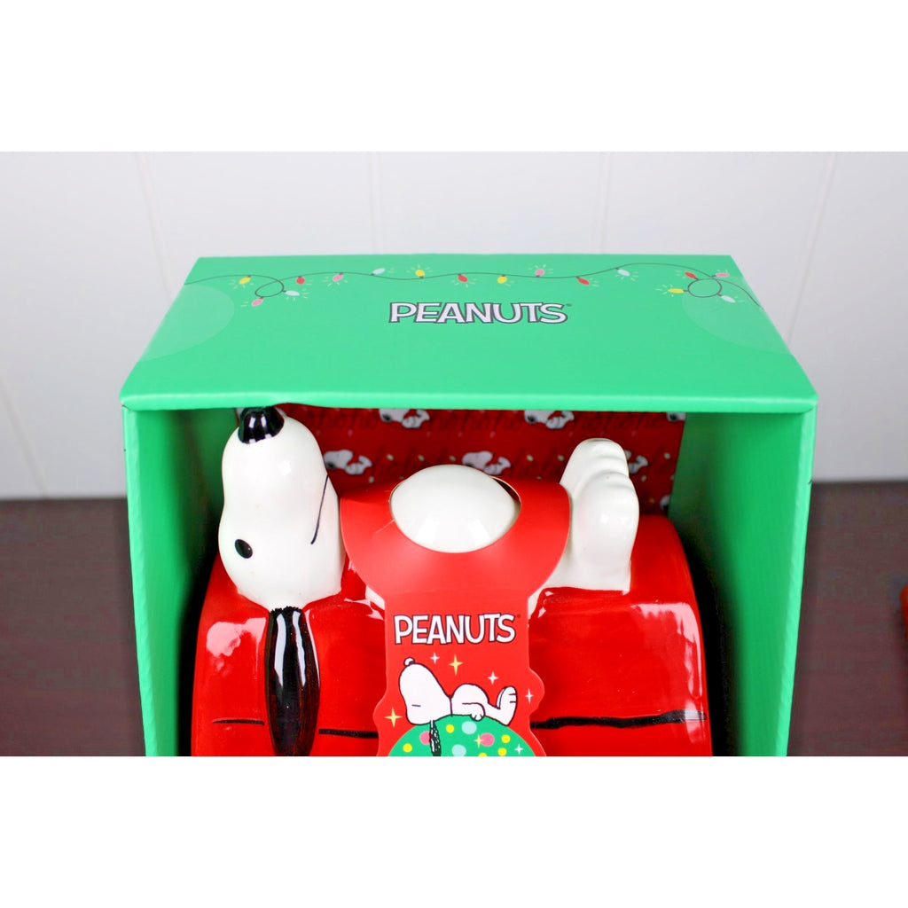 Peanuts Snoopy Ceramic Cookie/ Dog Treat Jar Collectible Red Doghouse w/ Cookies