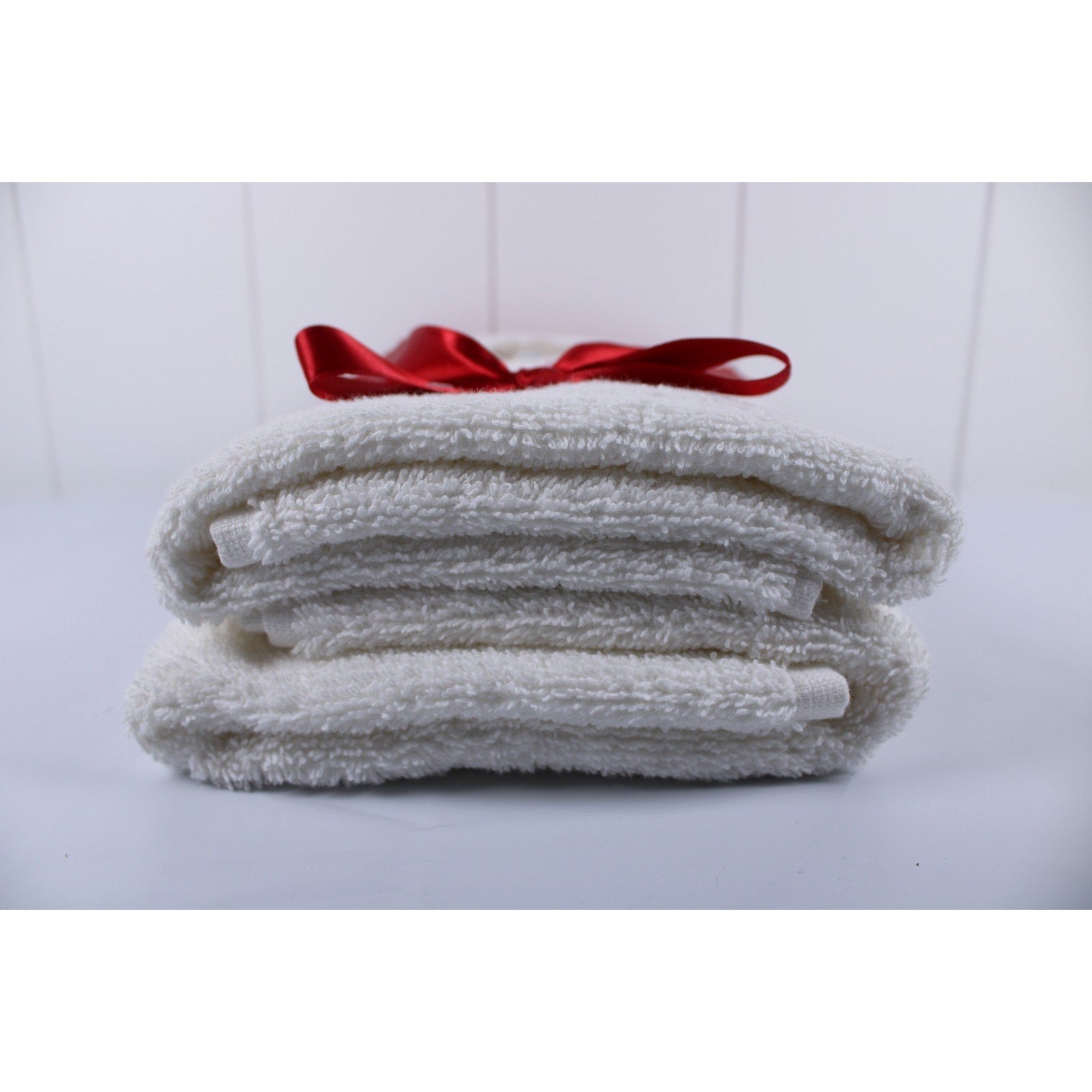 Set of 2 Hand Towels Bull Dog Valentine’s Day Love Heart Balloons Made in Turkey