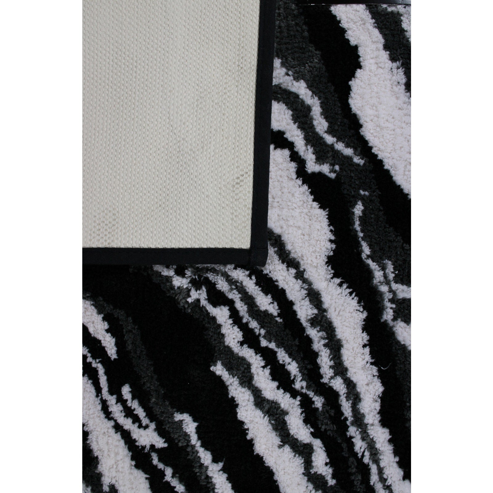 BETSEY JOHNSON - Black, White, Gray MARBLE Design Bath Floor Rug 20X32"