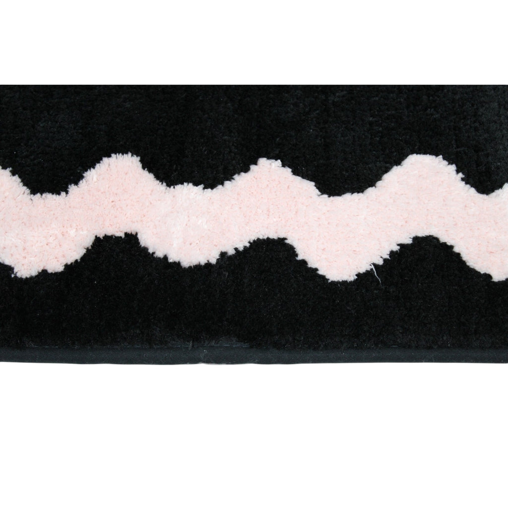 Betsey Johnson Pink wavy line Black Bath Rug 20 x 32 NEW