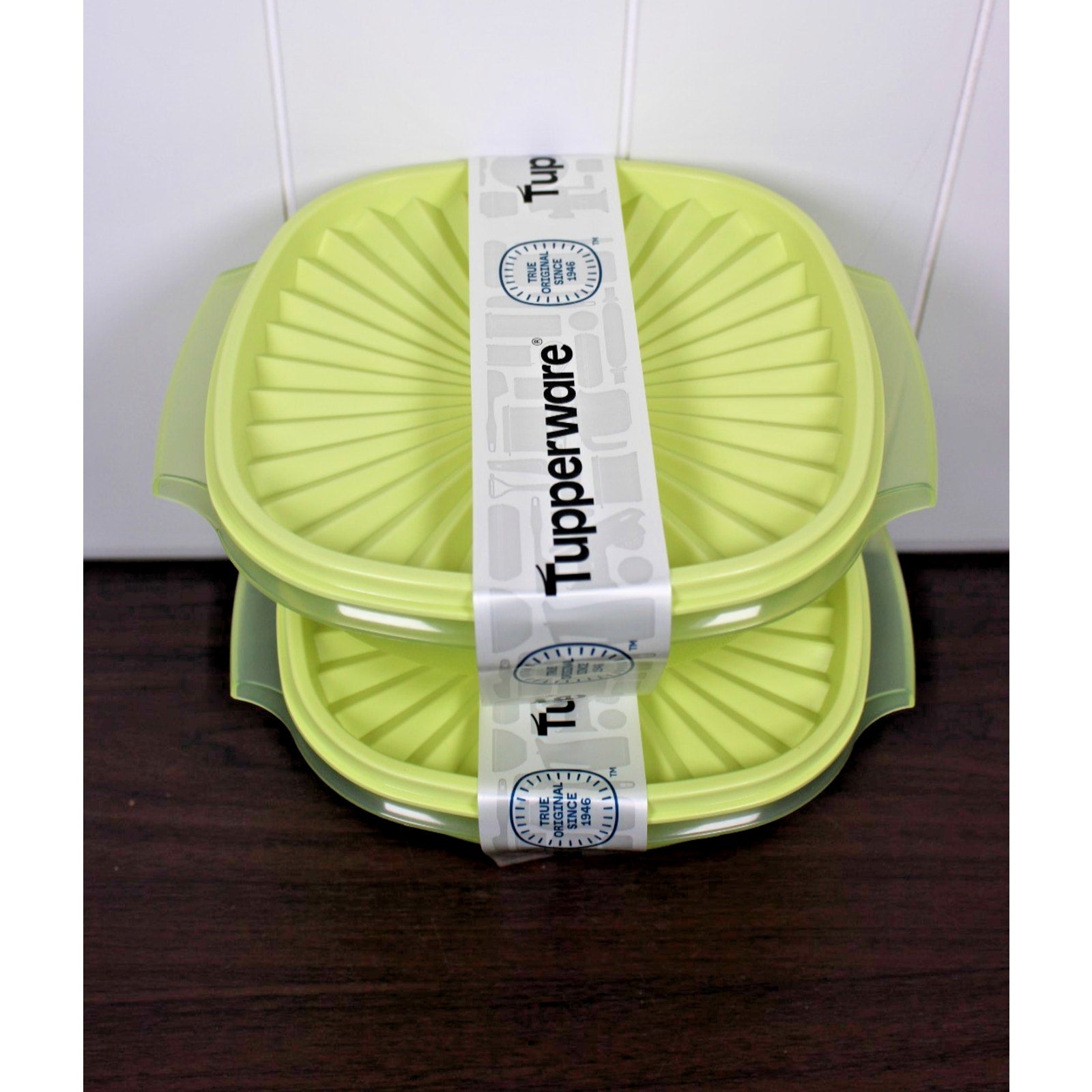 2pc Tupperware Servalier Bowl 5.25/ 1.3L Cups Lemon/Lime With Matching Seal