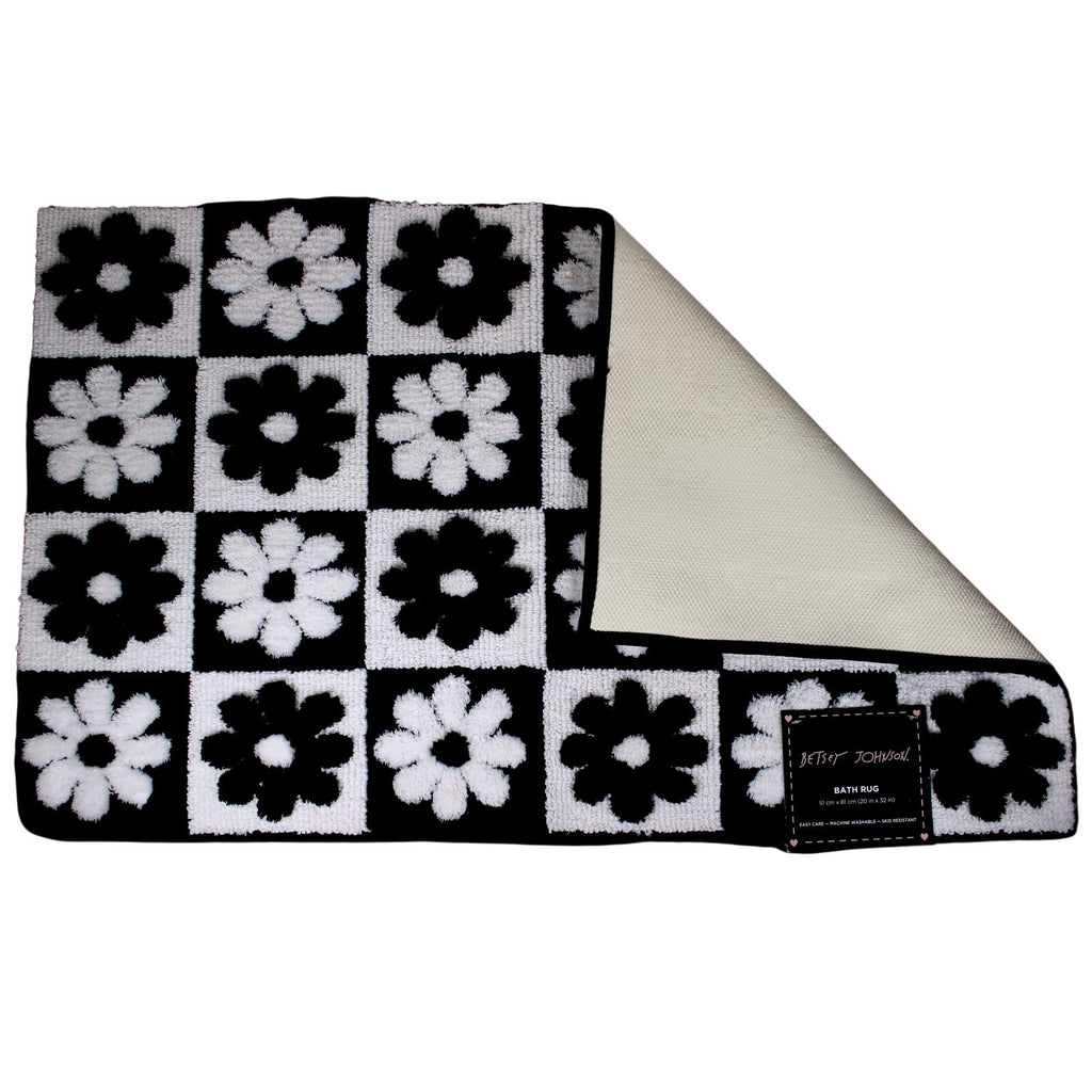 BETSEY JOHNSON, BLACK & WHITE DAISY CHECKER DESIGN BATH RUG - 20"X32"