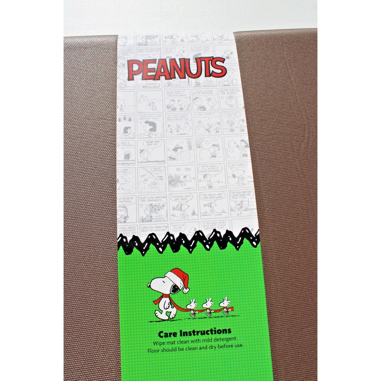 PEANUTS Santa Snoopy ”HAPPY HOLIDAYS” Anti-Fatigue Kitchen Mat 18” X 30”