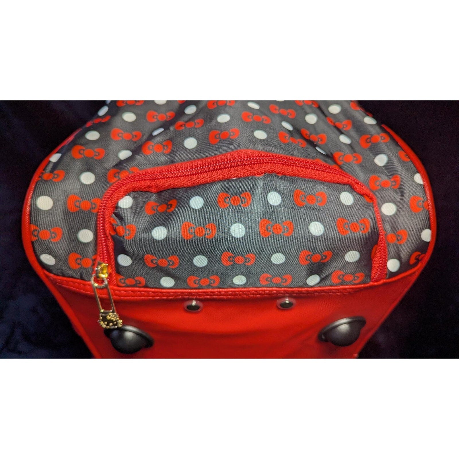 Hello Kitty Carryon Travel/Weekend Bag with Wheels and adjustable handle.