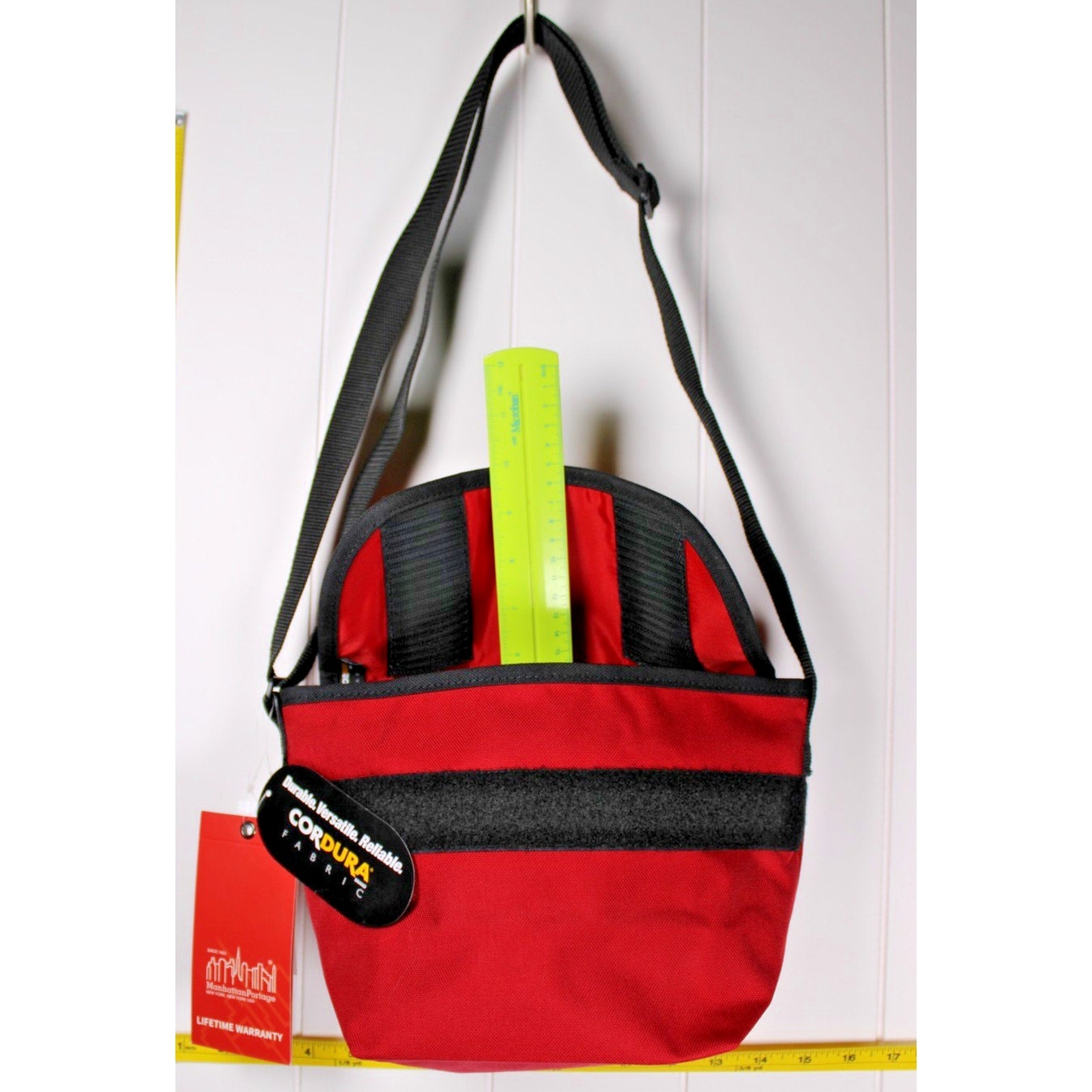 Manhattan Portage Messenger Bag Hook-and-Loop Closure Zip Pocket RED