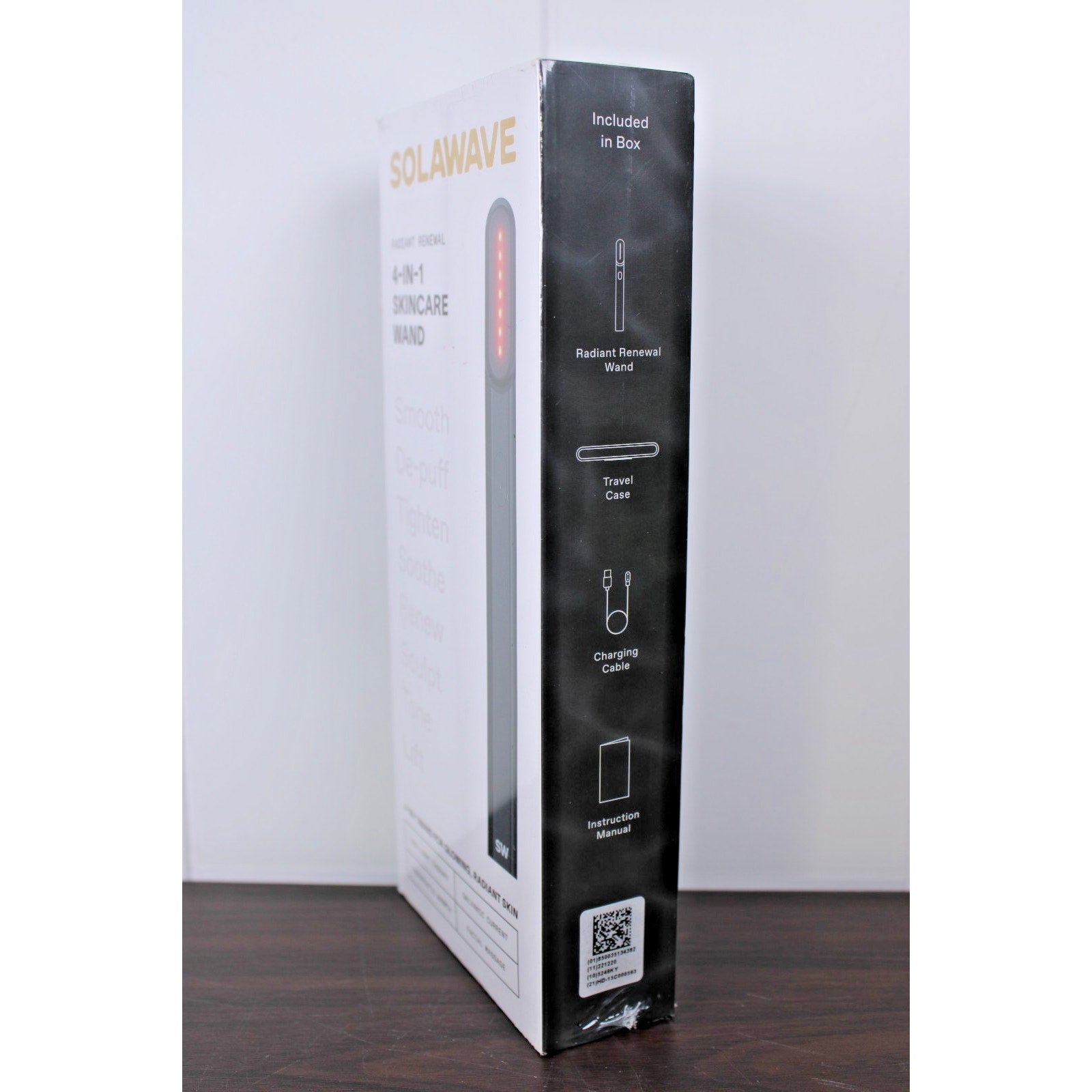 Red Light Therapy Solawave 4-in-1 Radiant Renewal Skincare Wand Massager Black