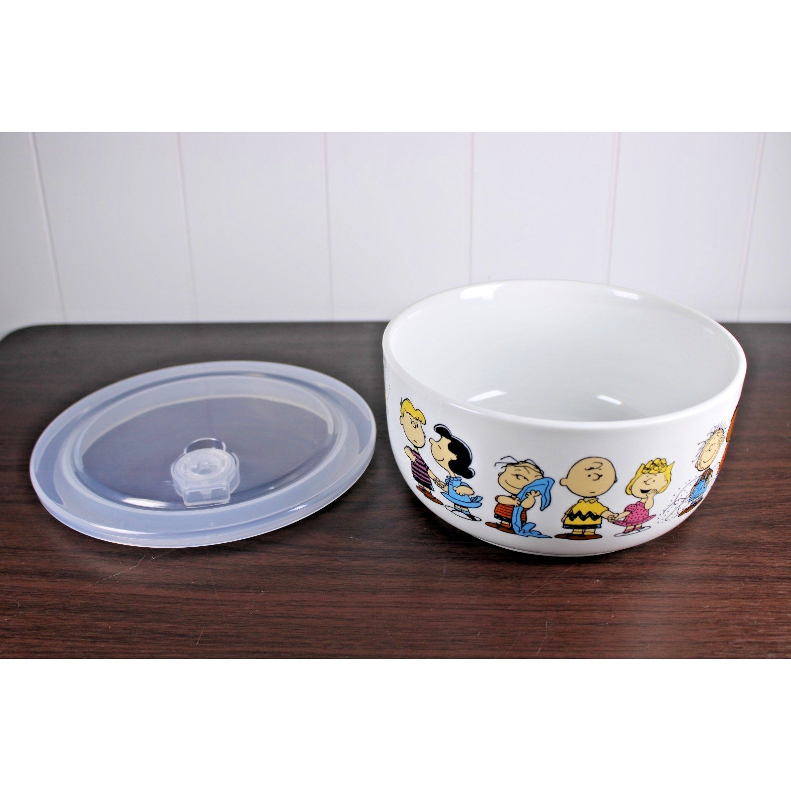 Peanuts Snoopy Gang Pressure Vent Lid Food Storage Container Bowl Ceramic 7" NEW