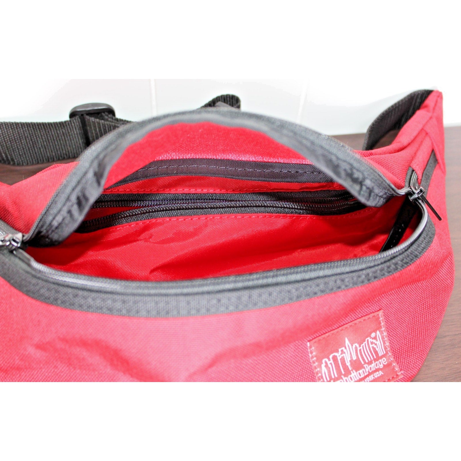 Manhattan Portage Brooklyn Bridge Waist Bag Fanny Pack RED Retail $45