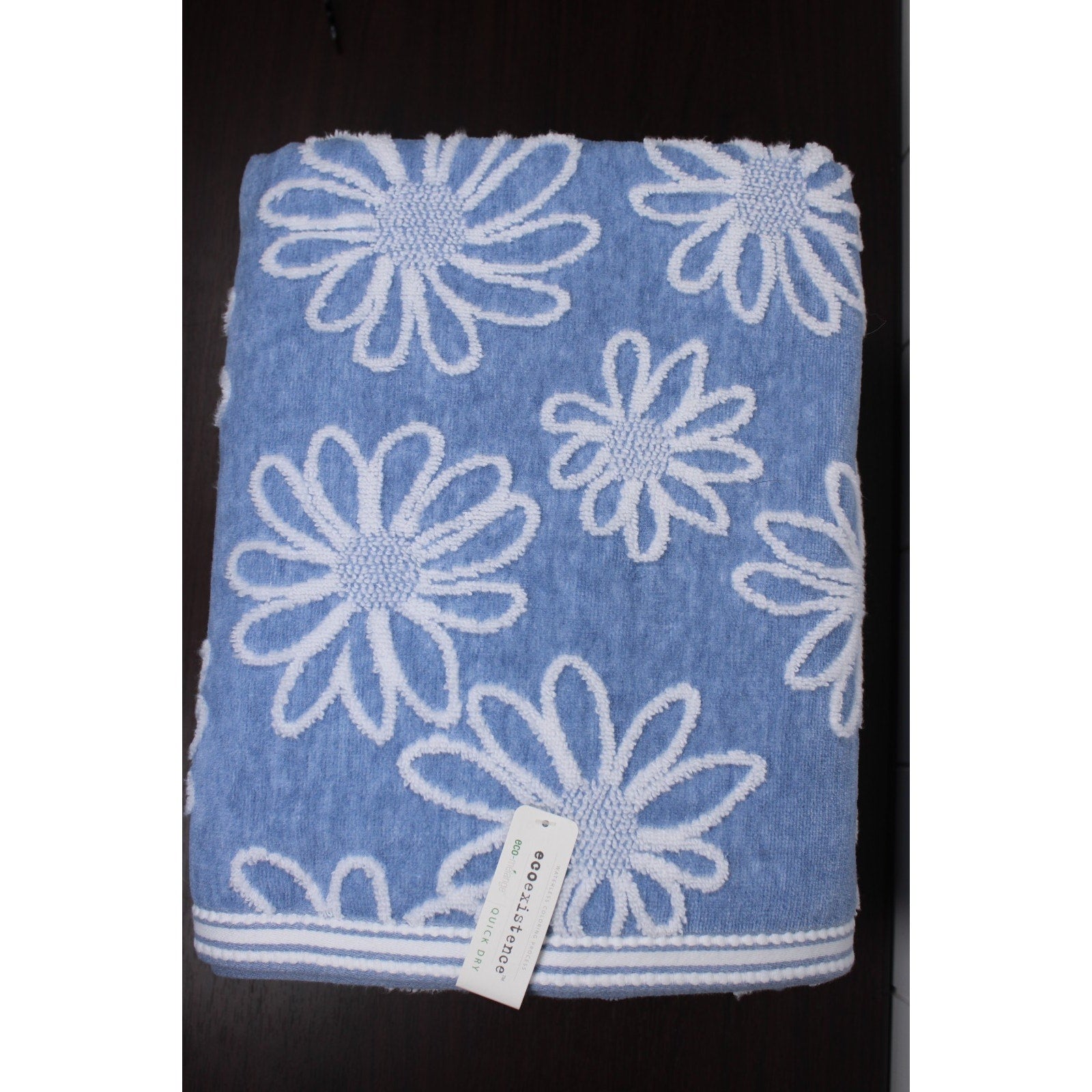 Blue Daisy 4pc. Towel Set - 2 Hand 2 Bath, Ecoexistence-Reversible Quick Dry