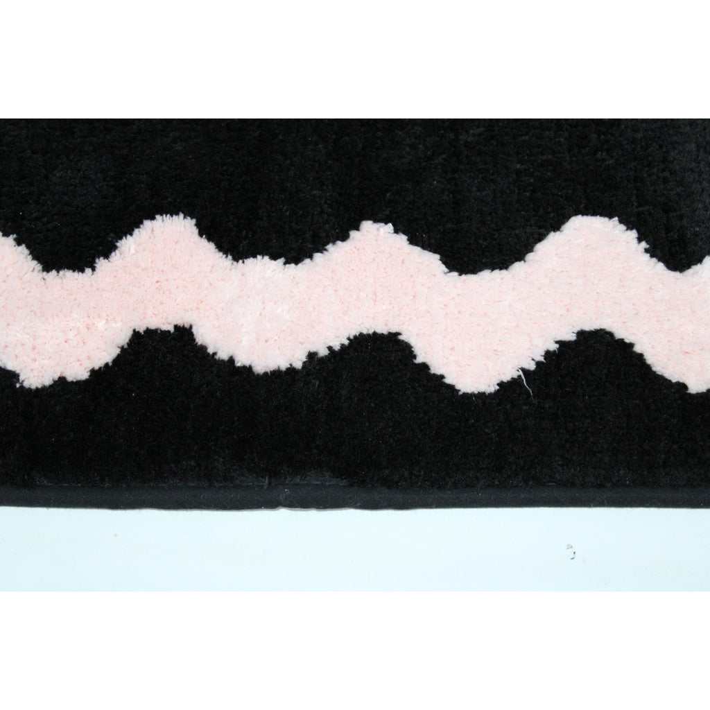 Betsey Johnson Pink wavy line Black Bath Rug 20 x 32 NEW