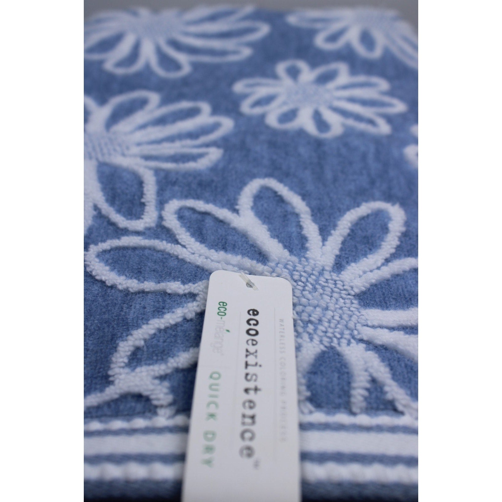 Blue Daisy 4pc. Towel Set - 2 Hand 2 Bath, Ecoexistence-Reversible Quick Dry