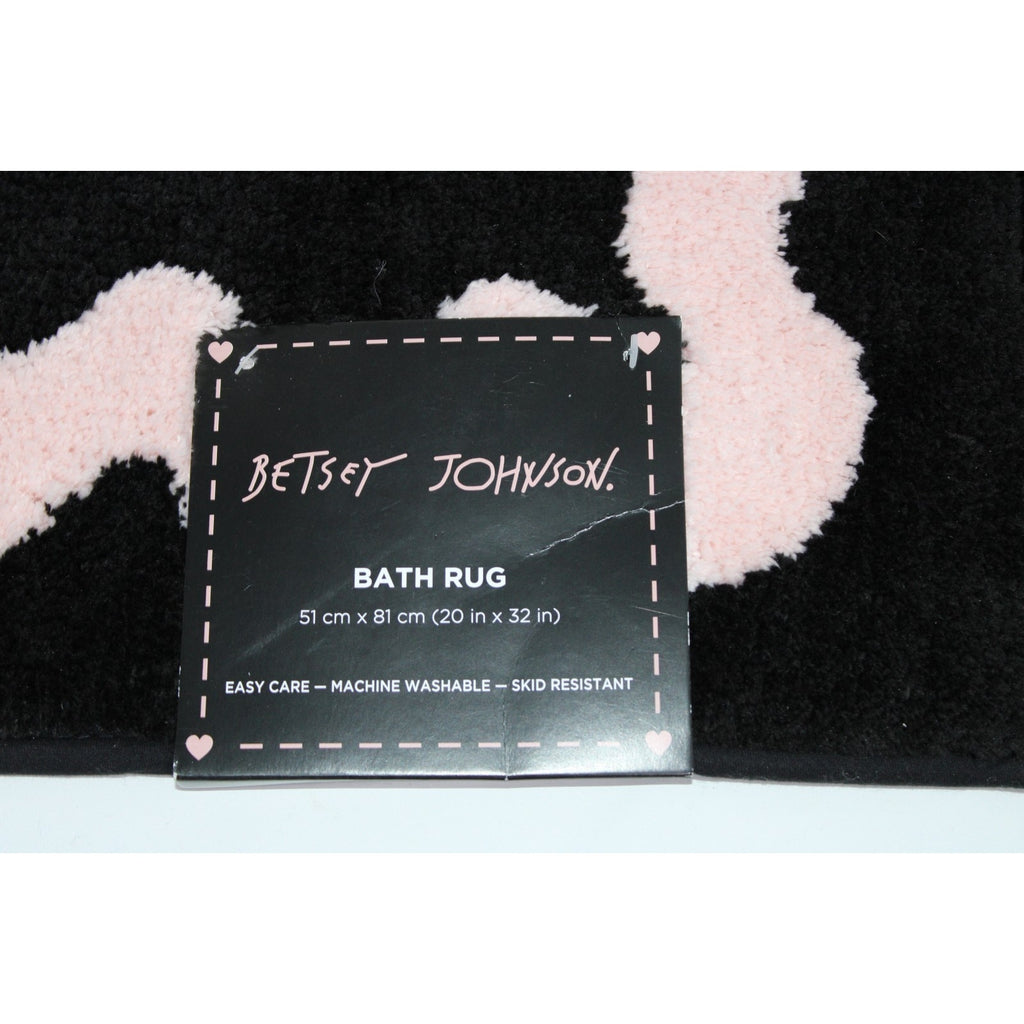 Betsey Johnson Pink wavy line Black Bath Rug 20 x 32 NEW