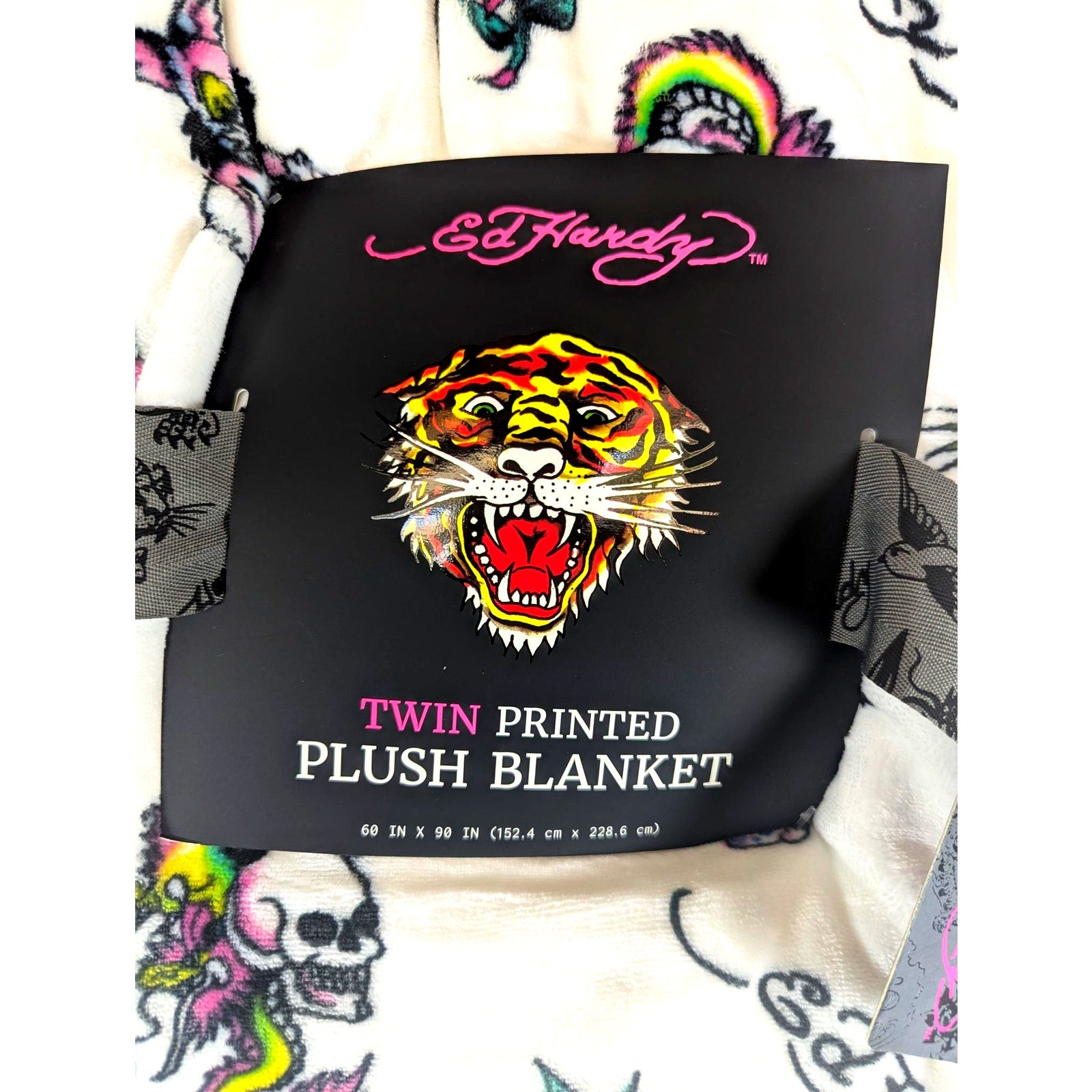 Ed Hardy Twin Plush Blanket Skull Heart Tattoo White 60x90