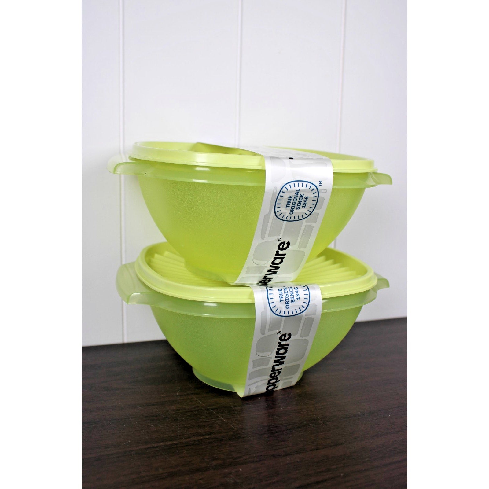 2pc Tupperware Servalier Bowl 5.25/ 1.3L Cups Lemon/Lime With Matching Seal