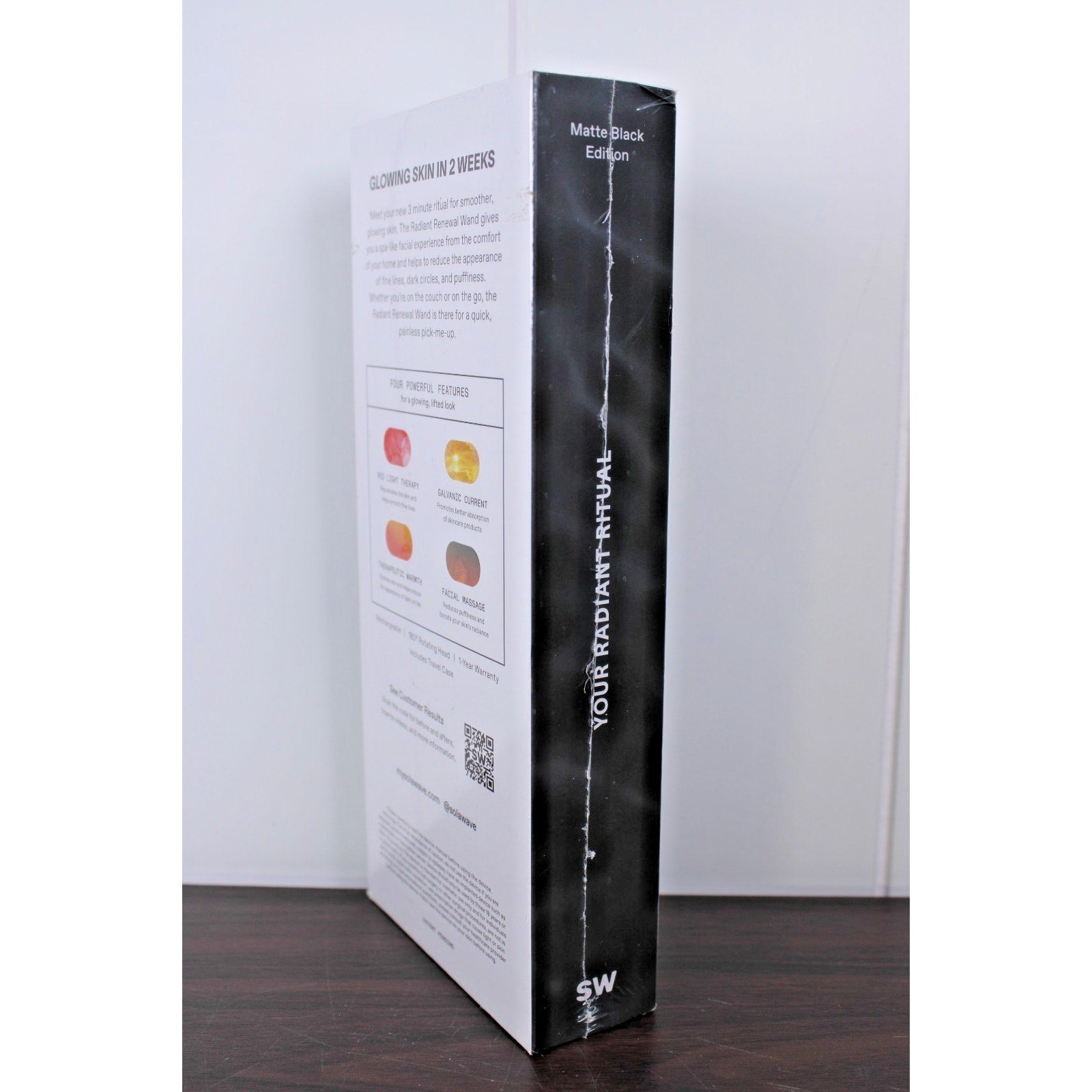 Red Light Therapy Solawave 4-in-1 Radiant Renewal Skincare Wand Massager Black