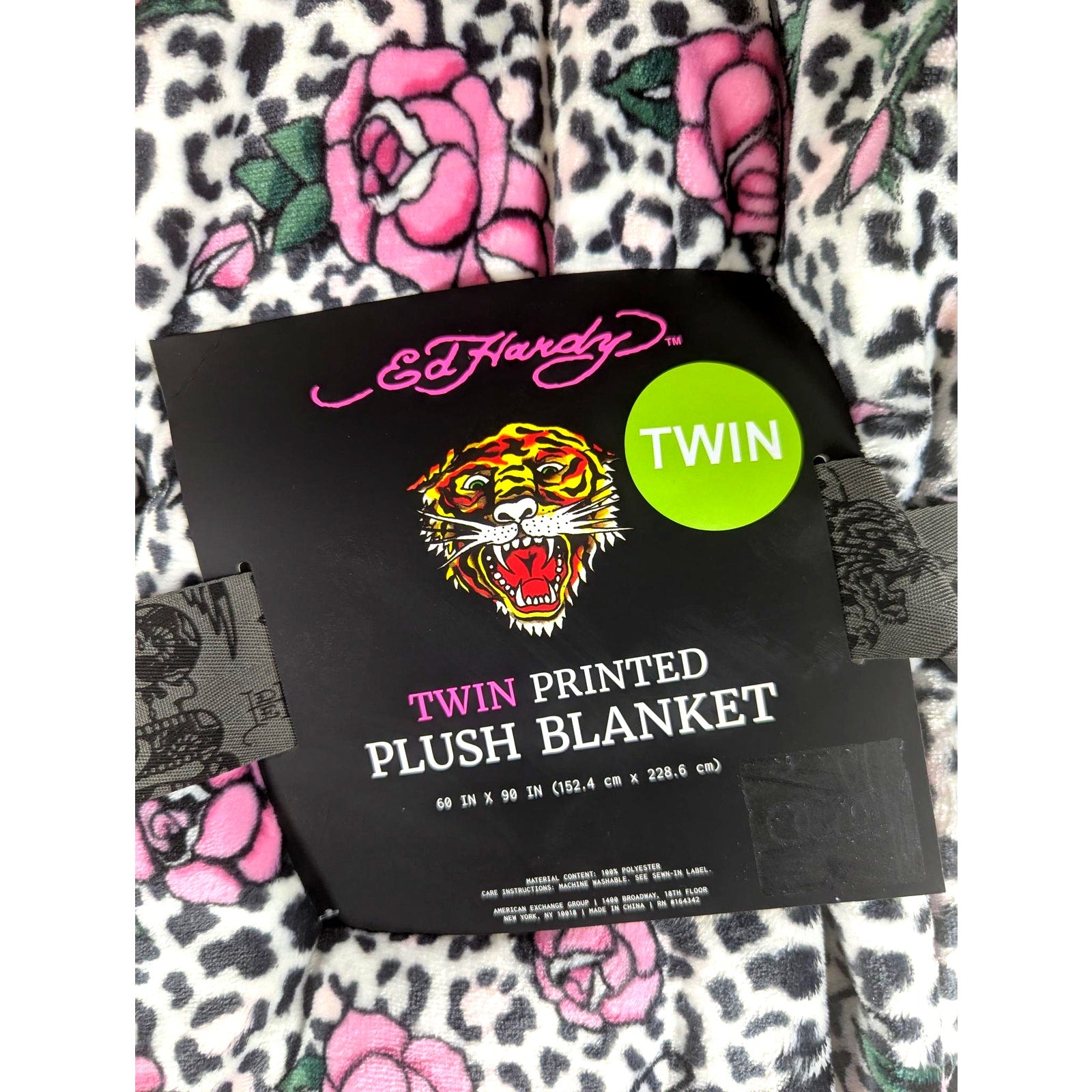 Ed Hardy Twin Plush Blanket Pink Roses White 60x90