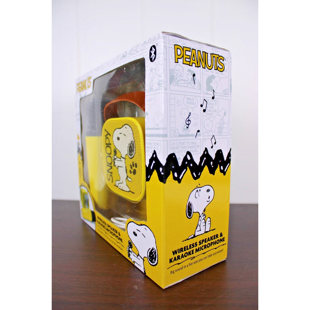 NEW Peanuts Snoopy Wireless Speaker & Karaoke Microphone Set Portable