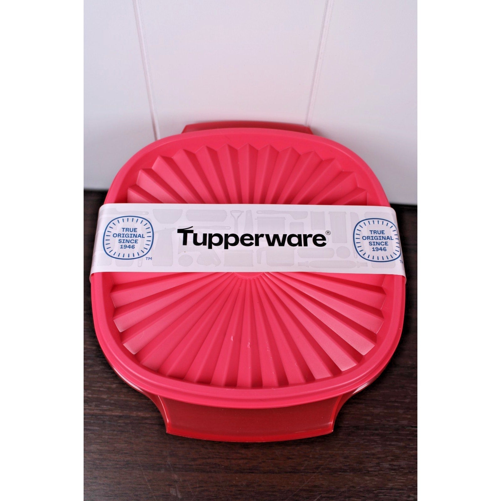 Tupperware Servalier Bowl 5.25/ 1.3L Cups PINK With Matching Seal