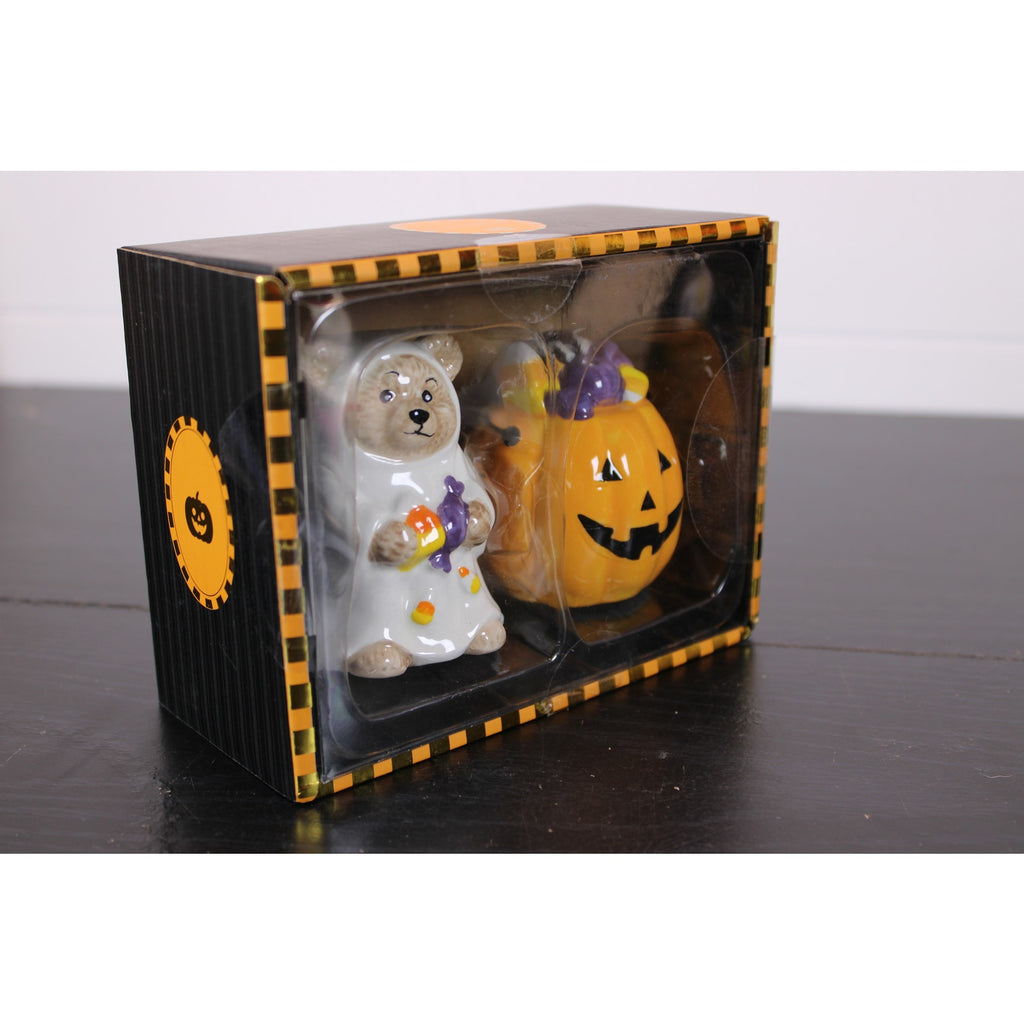 Haunted Halloween Teddy Bear & Jack O' Lantern Salt & Pepper Shakers